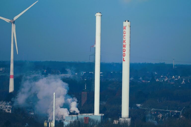 Iran-Krieg beeinflusst Energiepreise und Wirtschaftsausblick in Deutschland nachhaltig