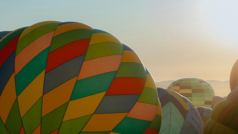 Inflationsauswirkungen auf Haushalte mit festen Einkommen und sinkender Kaufkraft