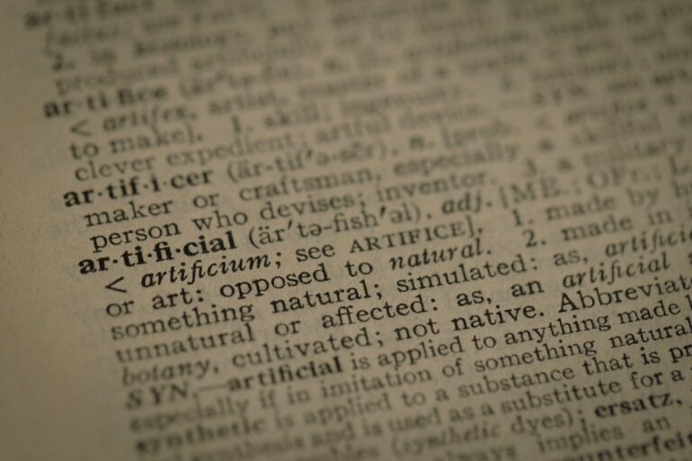 Infografik mit Übersicht verschiedener Inflationsarten und deren Definitionen in der Wirtschaft