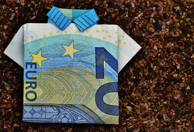 Inflationsgefahr Eurozone verstehen und passende Strategien entwickeln Steigende Energiepreise belasten Eurozone Haushalte und beeinflussen Inflationstrends