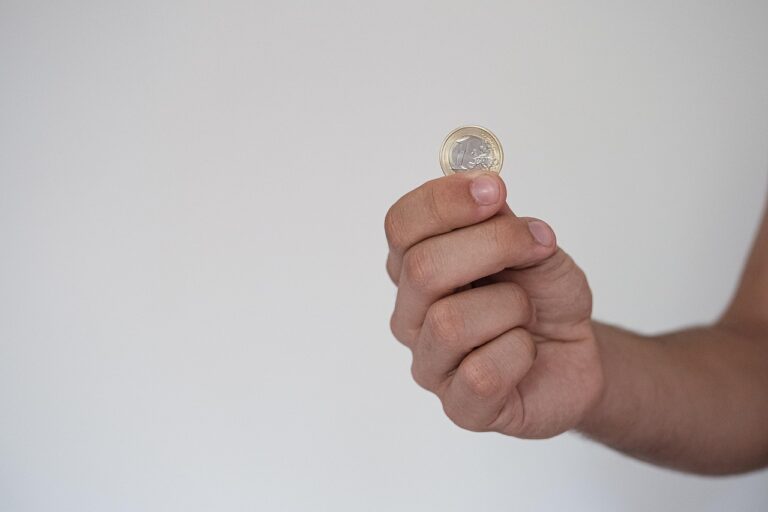 Finanzratgeber zeigt Möglichkeiten Notgroschen gegen Inflation sinnvoll sichern