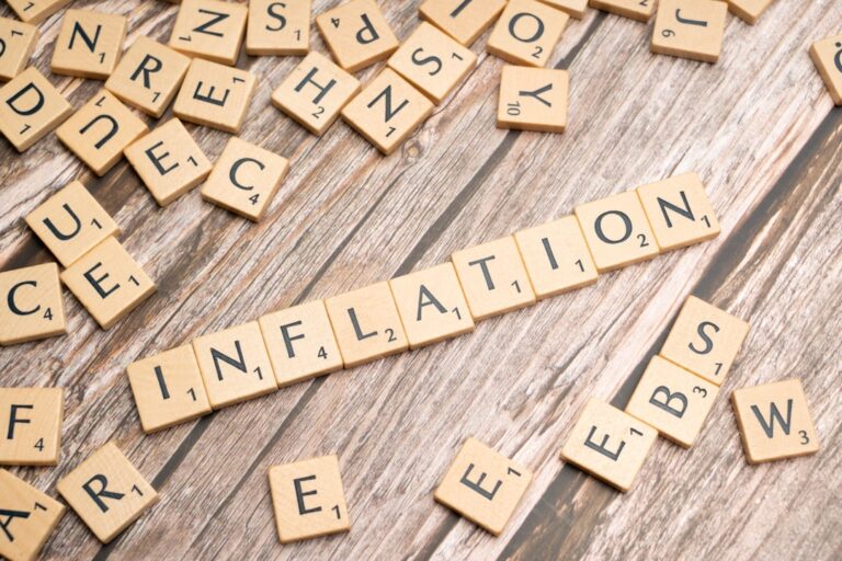 Wirtschaftsexperten diskutieren Inflation und Herausforderungen für deutsches Wirtschaftswachstum