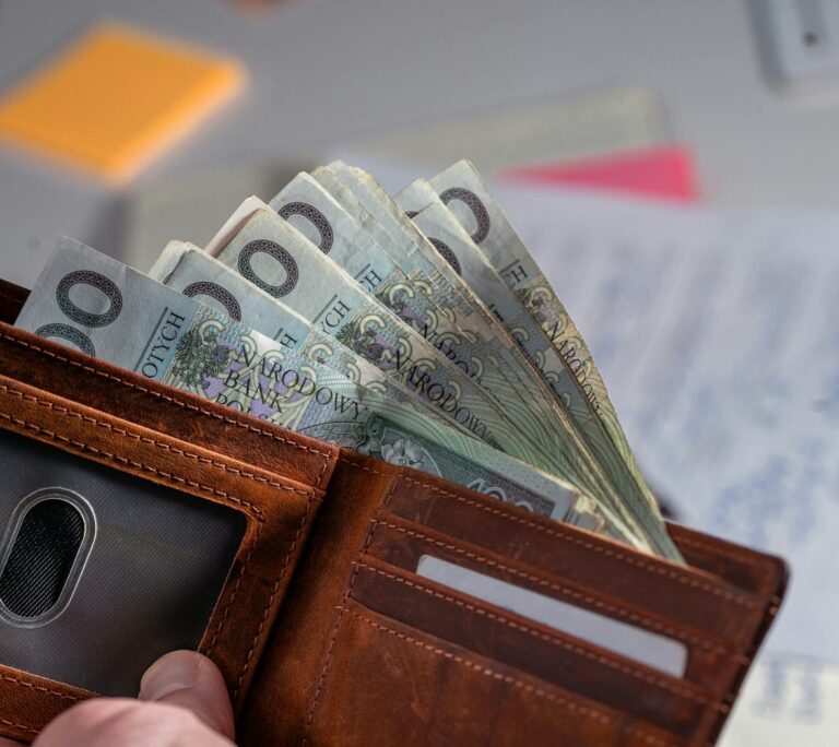 Wie Sparer von der aktuellen Zinspolitik in klassischen Anlagen profitieren Sparer profitieren von steigenden Zinsen durch aktuelle Zinspolitik der EZB bei klassischen Anlagen